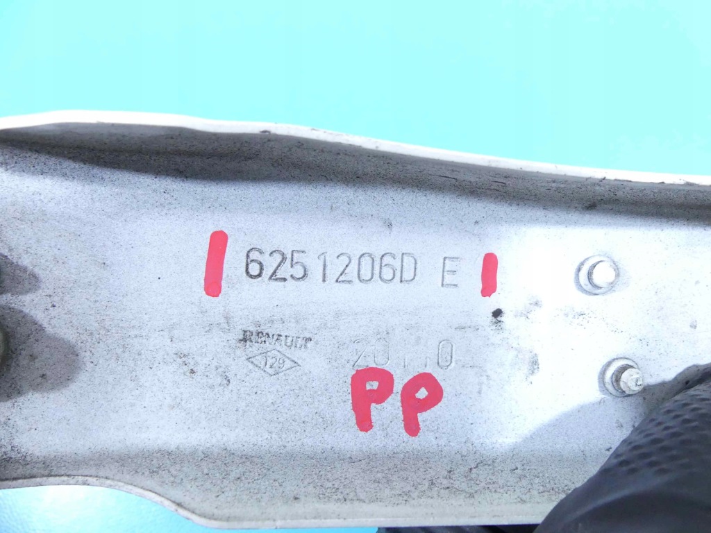 Кронштейн поперечина перед правый  renault megane 3 Оригинал