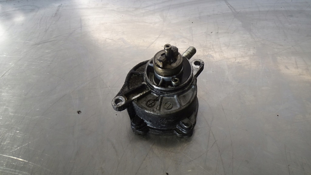 фото №1, Вакуум насос mercedes - benz w203 c200