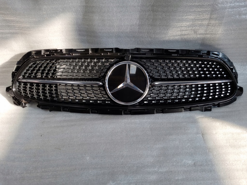 фото №1, Mercedes a213 a 238 amg facelifting решітка радіатора решітка радіатора distronic