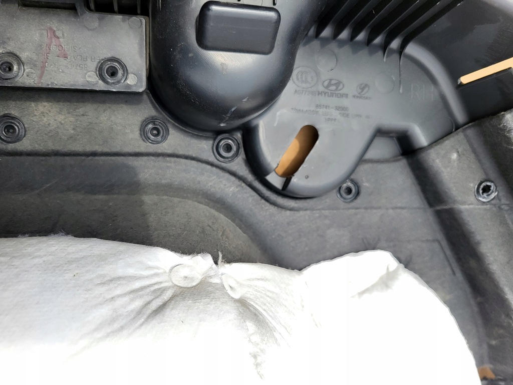 фото №10, Обшивка обивка багажника правый hyundai i40 kombi 85741-3z000 85744-3z006