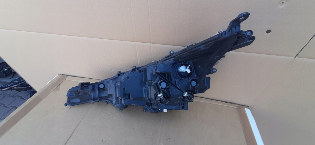 фото №14, Лампа перед права toyota corolla e21 full led