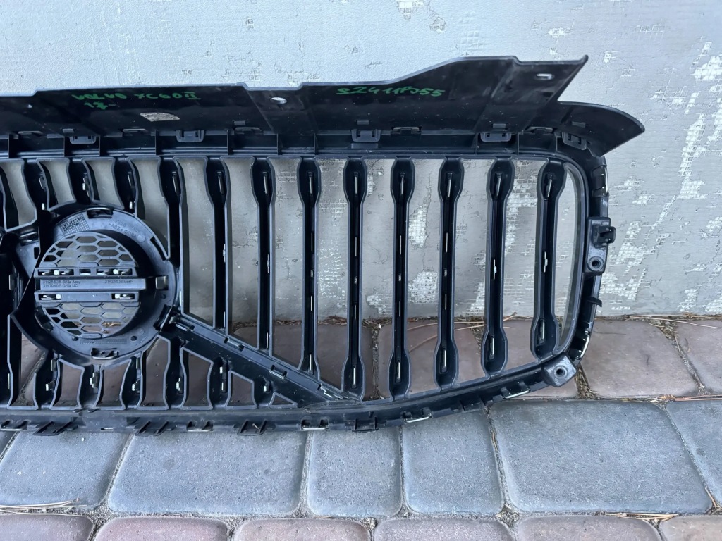 фото №8, Volvo xc60 xc-60 ii 2 17- решітка радіатора решітка радіатора решітка бампера верхній