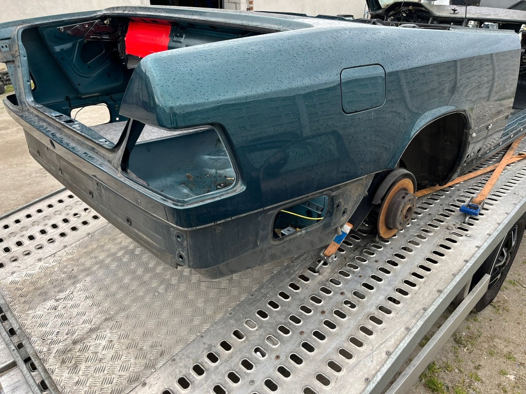 фото №1, Крила обшивка чверть права ліва pas задній задня mercedes w124 cabrio