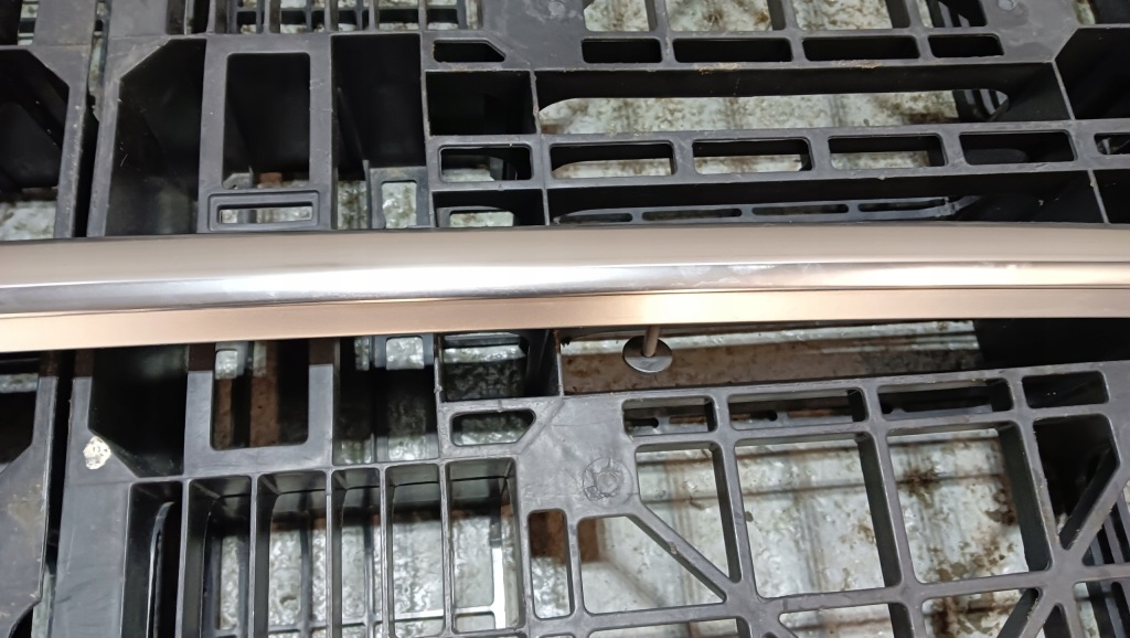 Audi a4 b8 рестайлинг  рейлинг крышный левое  avant хром винтики втулки 15r с Разборки