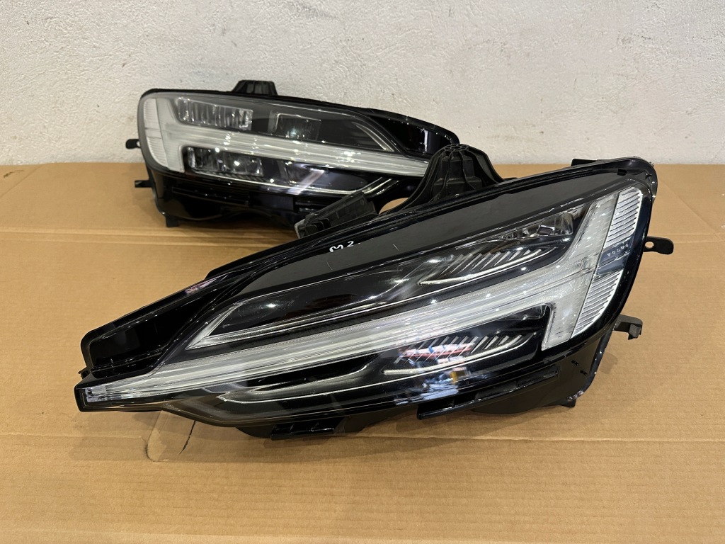 фото №1, Volvo v60 s60 лампа mid led права + ліва комплектна 32338013 32338015