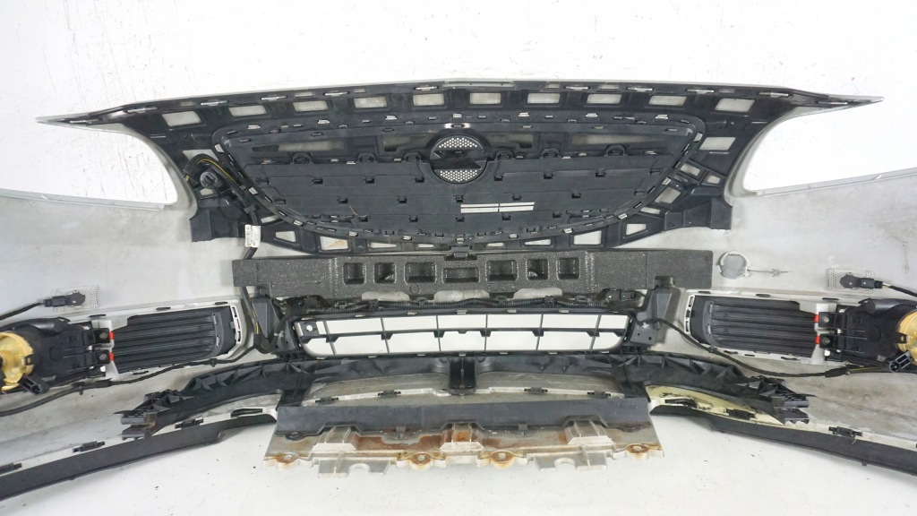 Бампер перед передний решётка  opel insignia 1 a 08-13 датчики pdc 2008-2013 в Украине