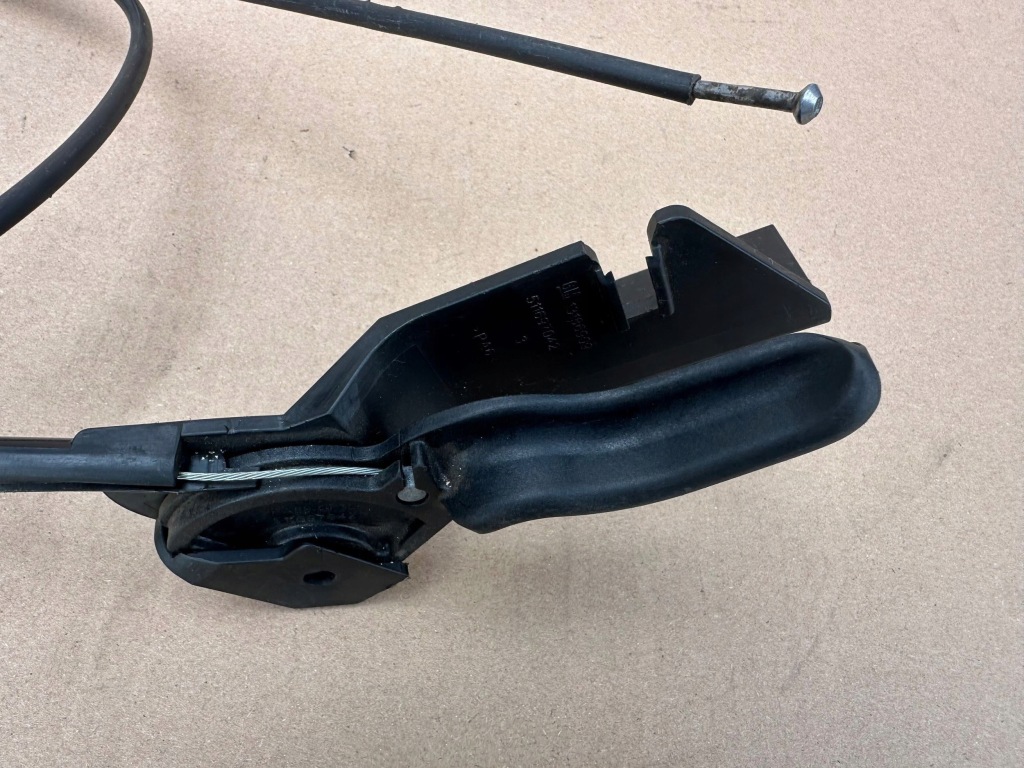 Opel corsa d тяга трос капот ручка 13186909 13186912 с Разборки