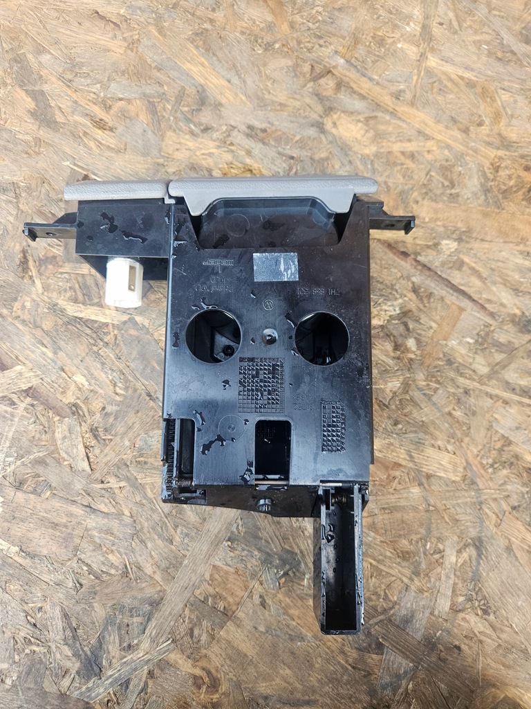 фото №6, Кронштейн na кружка прикуриватель vw volkswagen t5 7h1858601