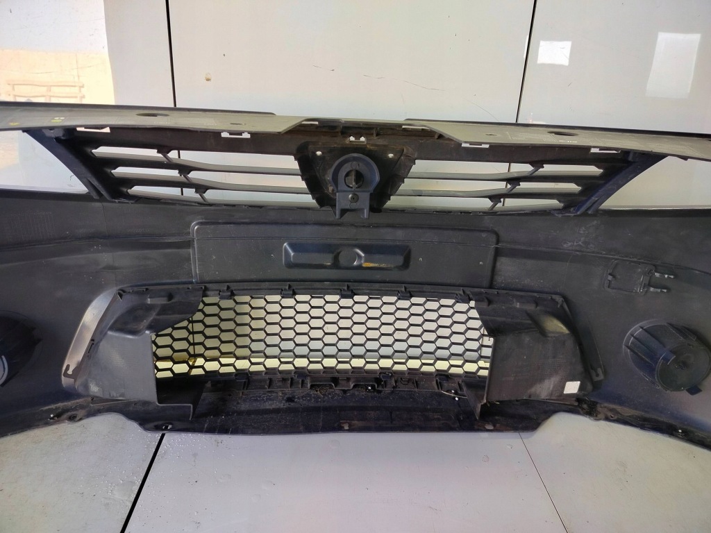 Dacia sandero 1 2008- бампер перед передній 8200526596 Оригінал