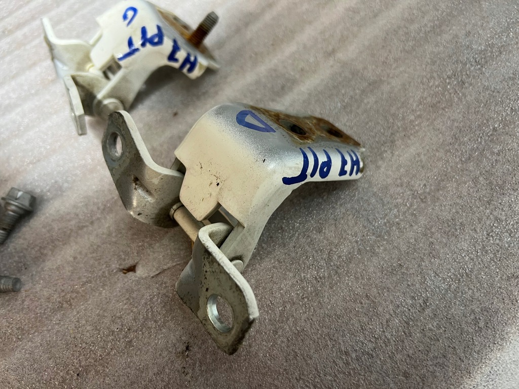 фото №5, Mazda 3 bp петли дверь правый задняя rok 2021