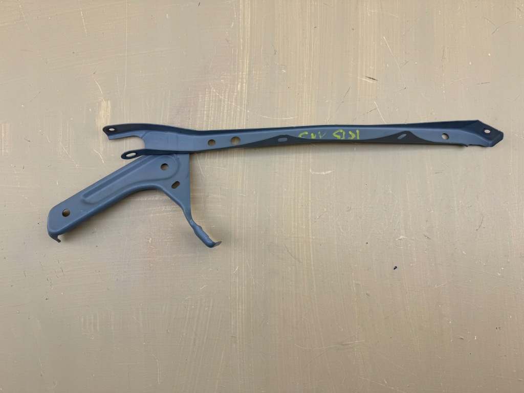 фото №1, Toyota corolla cross 21r- направляющая усилитель кронштейн