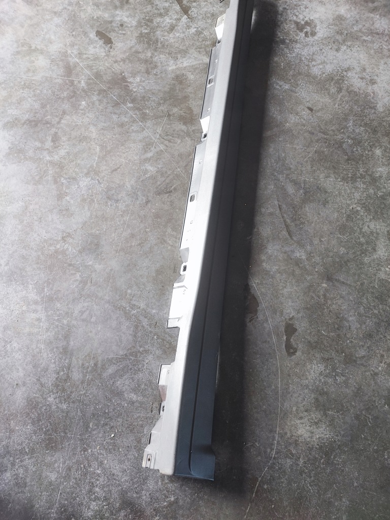 Купити Mercedes gla w 247 молдинг поріг ліва