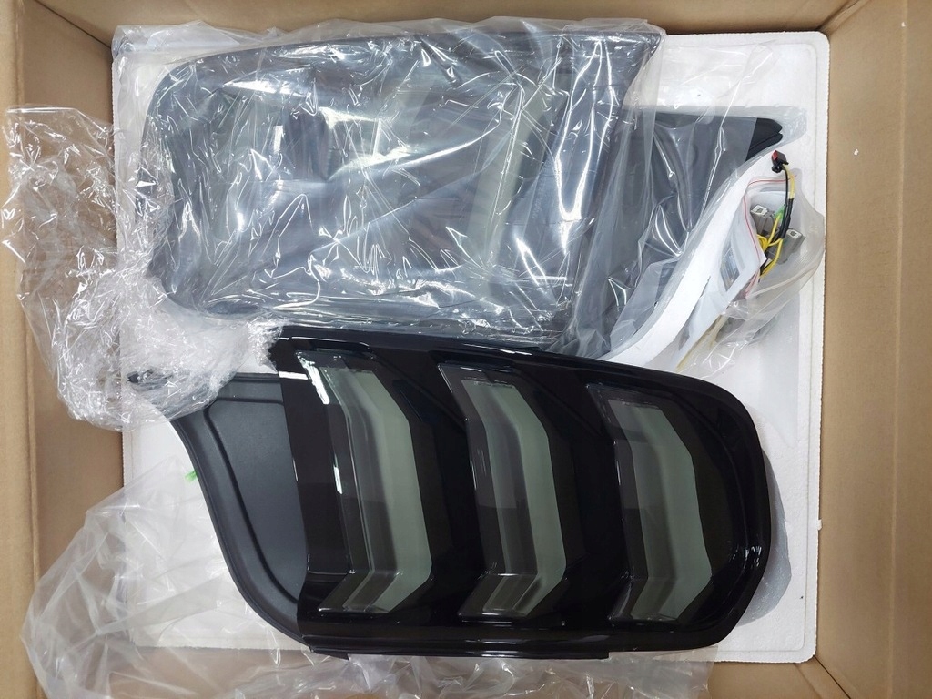 фото №10, Ford mustang 2015-2023 лампа лампи задні led vland тоновані europa