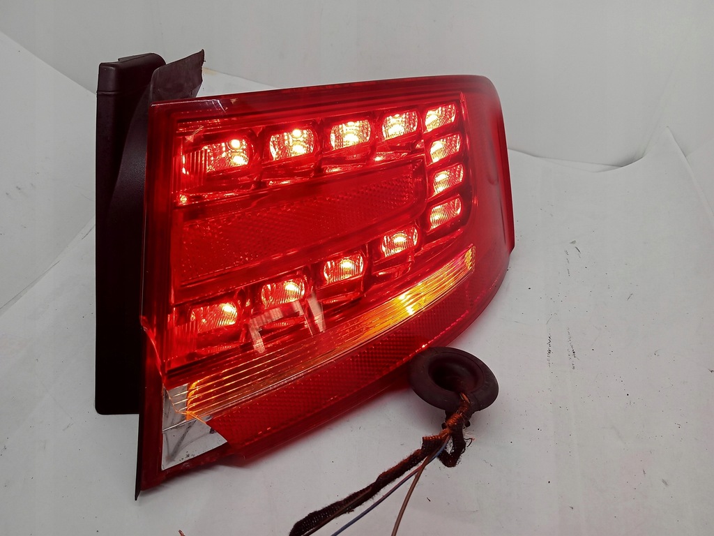 фото №1, Лампа правая задняя audi a4 b8 sedan led 8k5945096b