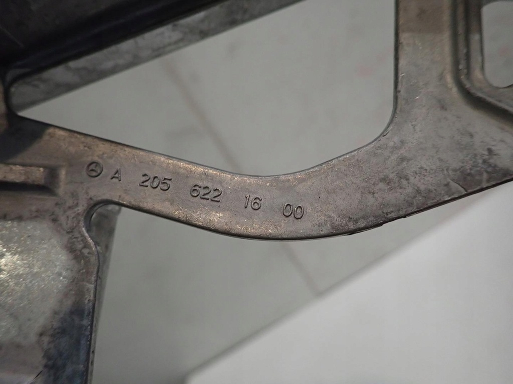 фото №8, Панель фары кронштейн лампы правый левый mercedes c-klasa w205 a2056225300