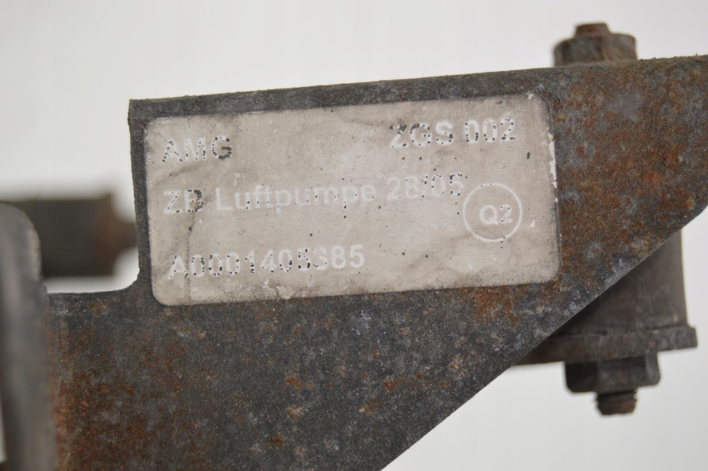 Кронштейн кронштейн компресор airmatic mercedes w219 cls w211 0001405385 в Україні
