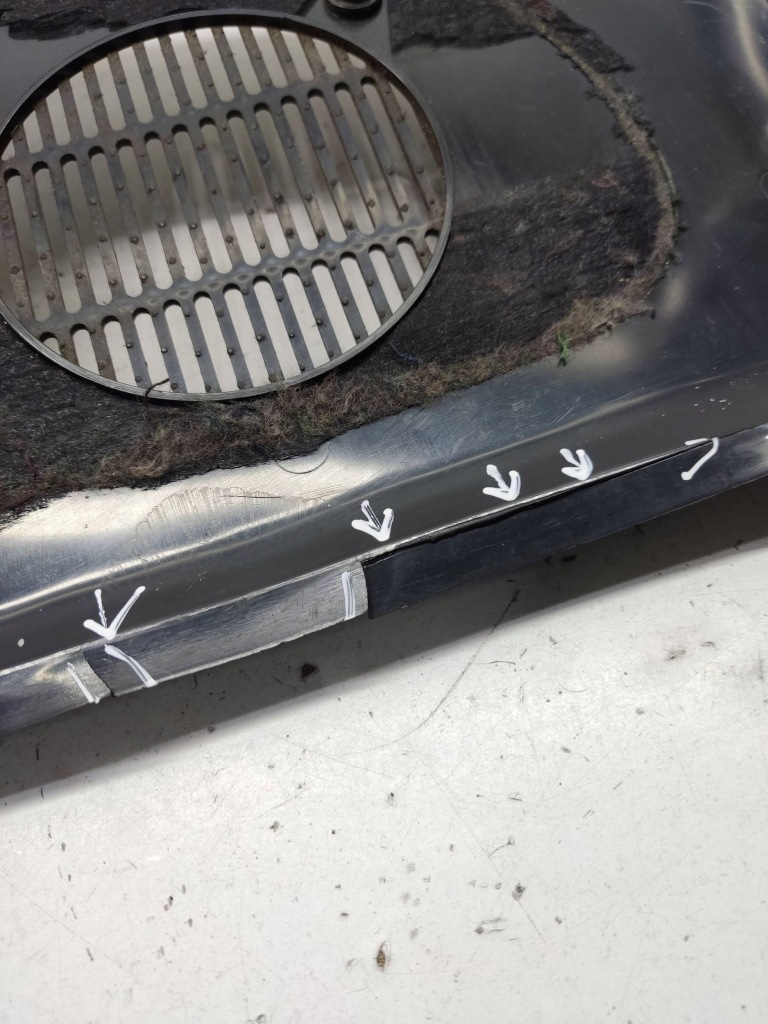 Bmw 3 e30 1988 накладка динамика бокового панели 1935592 Киев