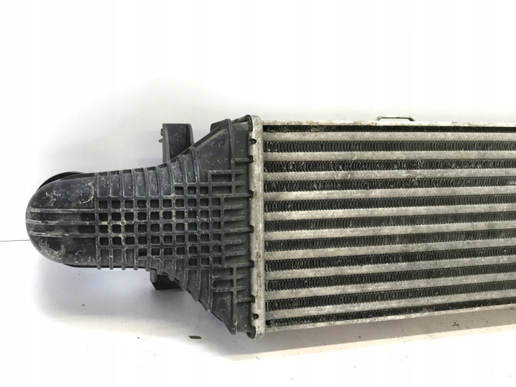 Радіатор інтеркулер mercedes a2045000200 Недорого