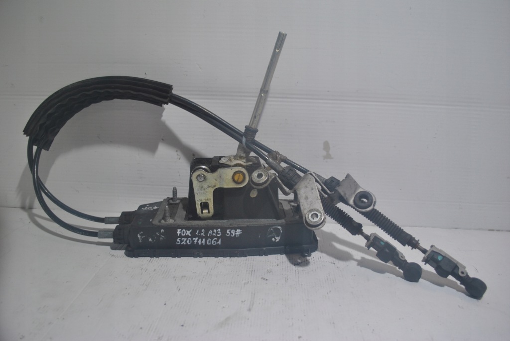 фото №1, Volkswagen оригинальный номер 5z0711061 домкрат коробки передач