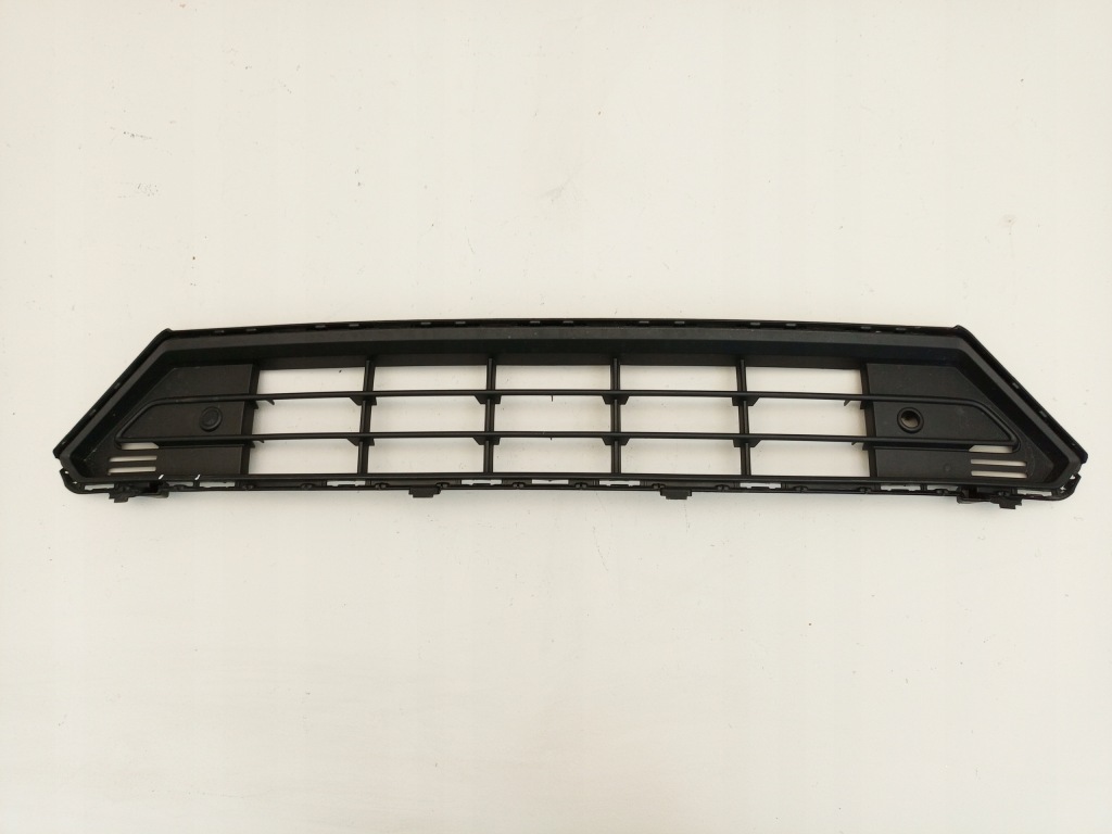 Volvo xc40 recharge lift 2022- решётка средняя бампера перед 32136098 в Украине