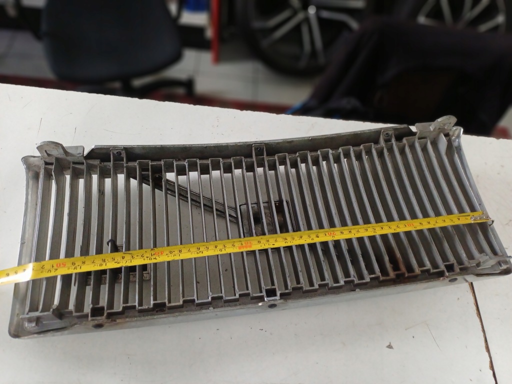 фото №2, Решётка радиатора volvo 740 90r