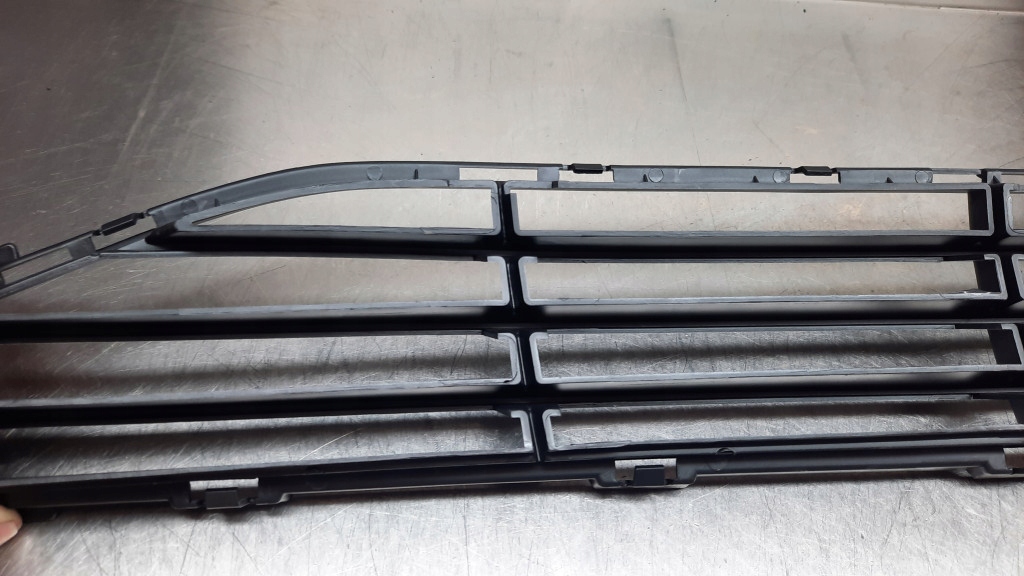 Купить Решётка бампера средняя 31353311 volvo v40 ii 12-19r