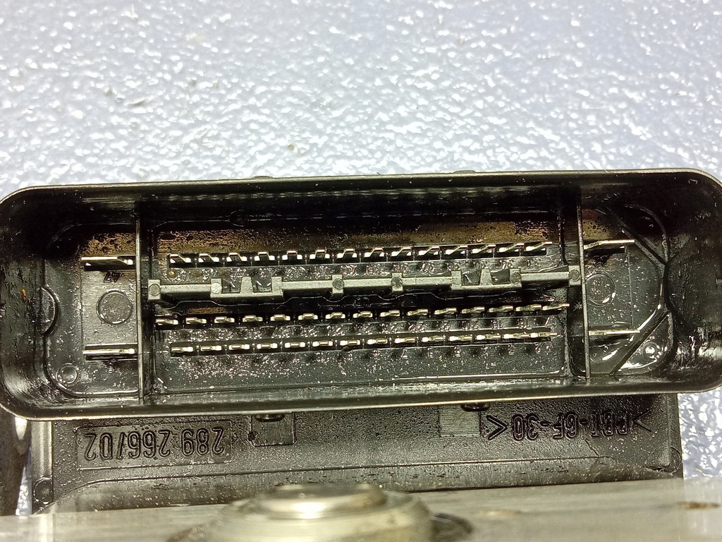 фото №5, Bmw 1 e87 e82 2.0d 120d n47 насос abs 6777159