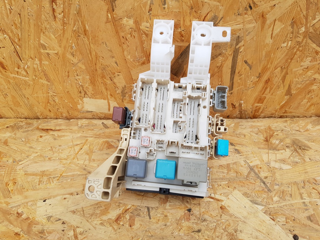 фото №6, Коробка модуль bsi toyota yaris ii 1.0 06-09