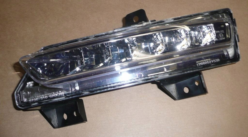 Противотуманная фара левый перед передний led drl renault megane 3 рестайлинг  266052153r Цена