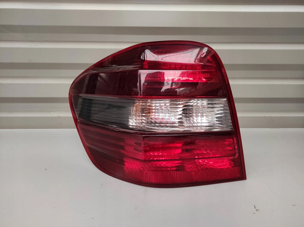 Купить Лампа задний  задняя левая mercedes ml w164