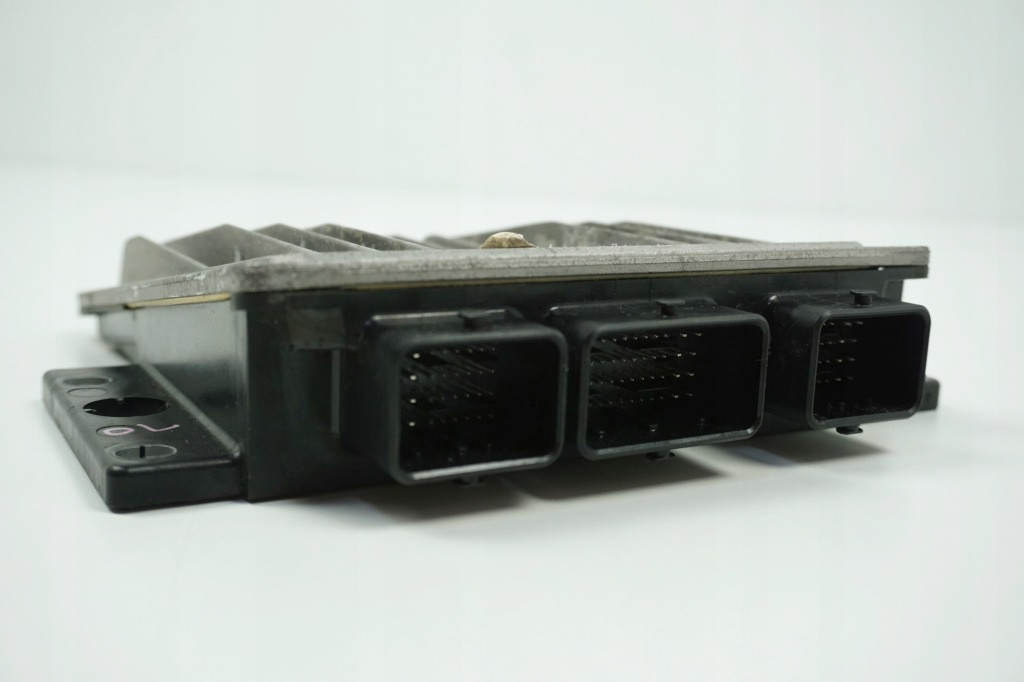 фото №4, Бортовой компьютер блок управления ecu renault 8200909666