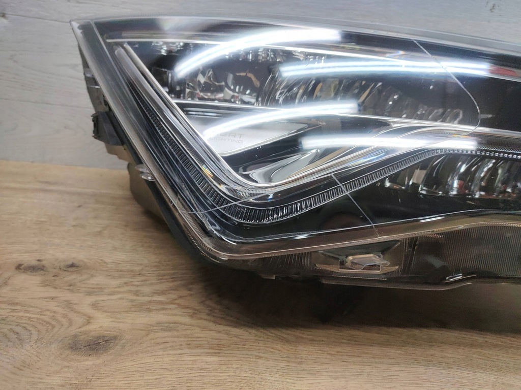 фото №8, Лампа передня права seat ateca 576941008d