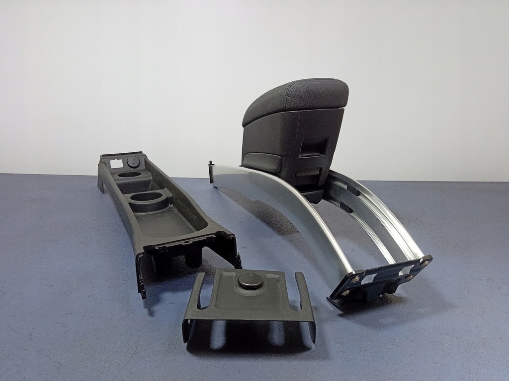 фото №4, Opel meriva b туннель средний подлокотник направляющая