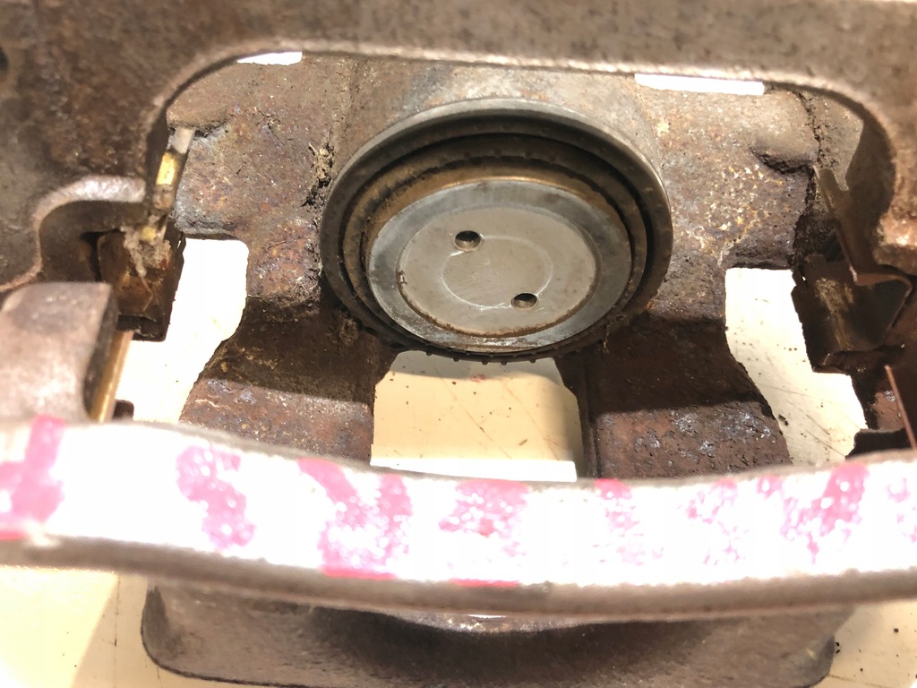 фото №6, Renault master iii правий супорт задня 8200735277