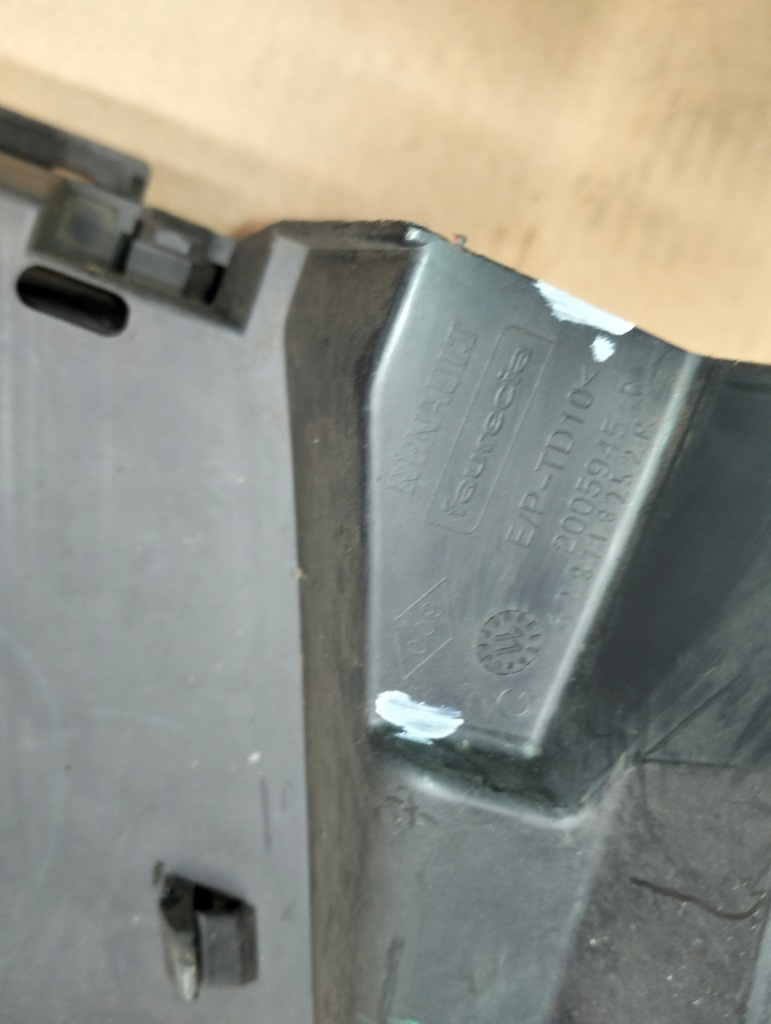 Решётка решётка  бампера передний перед renault clio 3 рестайлинг  2009-2012 Киев