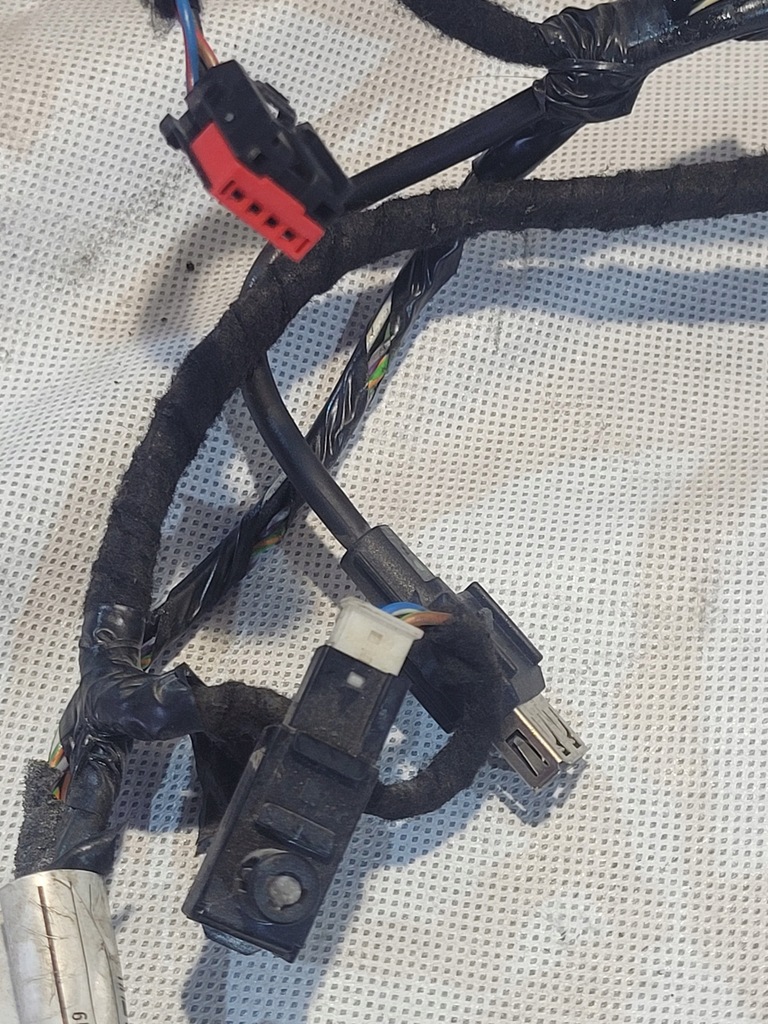 фото №9, Жгут подлокотник сиденье оригинальный номер av6t-14b079 av6t-15k857 ford c-max mk2