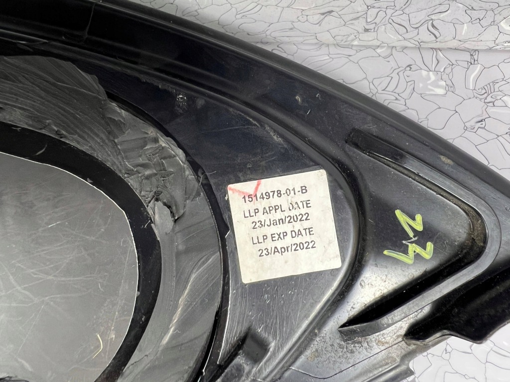 Стекло треугольное дверь задних сторона левая tesla model 3 highland 15149780b Недорого