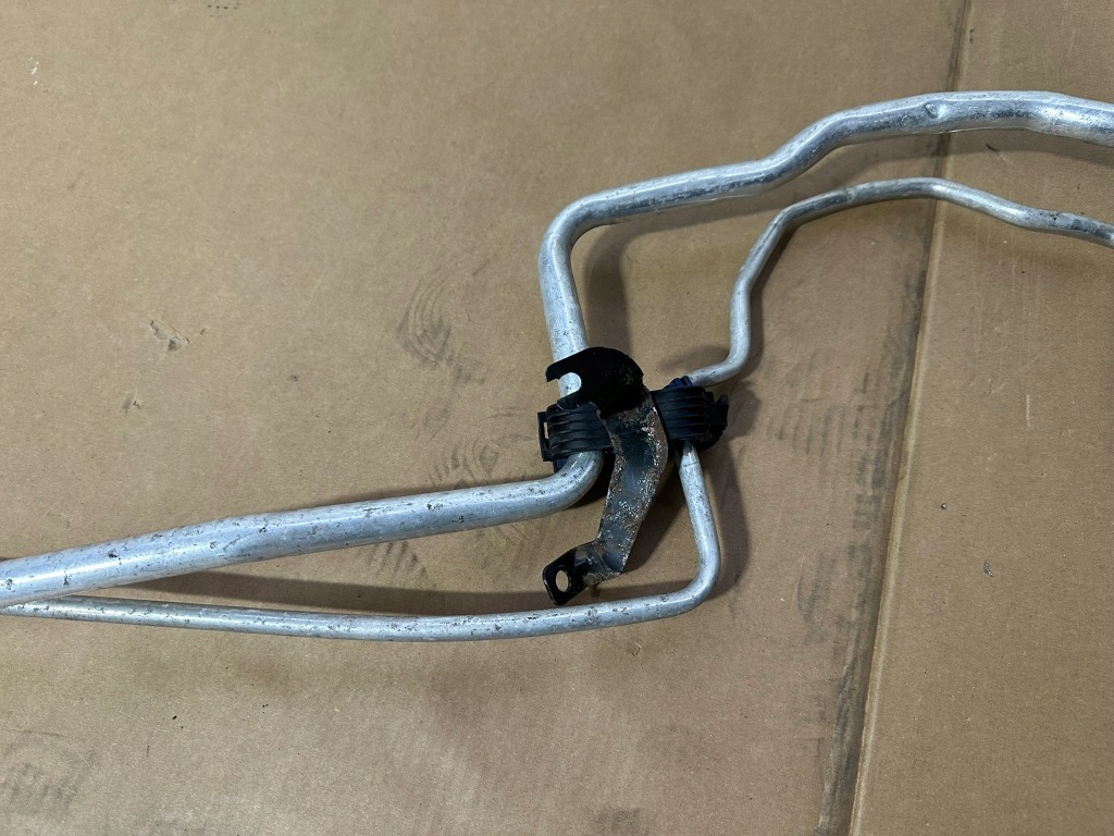 Шланг кондиционера, трубка кондиционер, пабтрубок  mercedes w447 cz, vito европа Цена