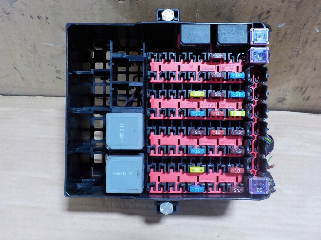 фото №4, Ford fiesta коробка запобіжників 8v5t-14a005.