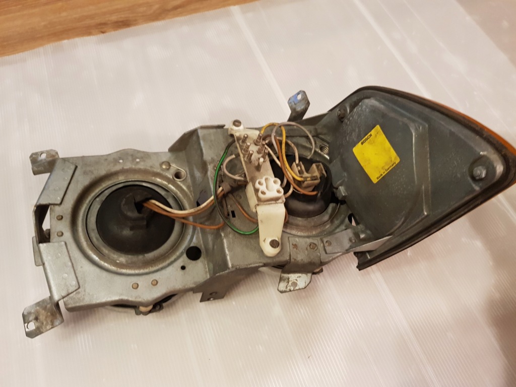 Лампа ліва перед mercedes r107 америка Ціна