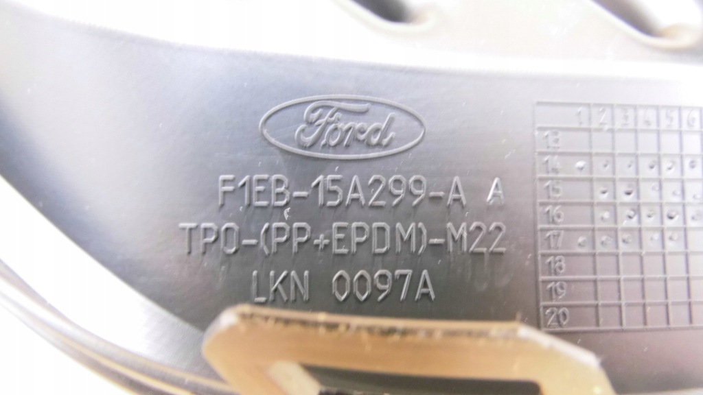 фото №3, Рамка противотуманной фары левая ford focus mk3 2014-18