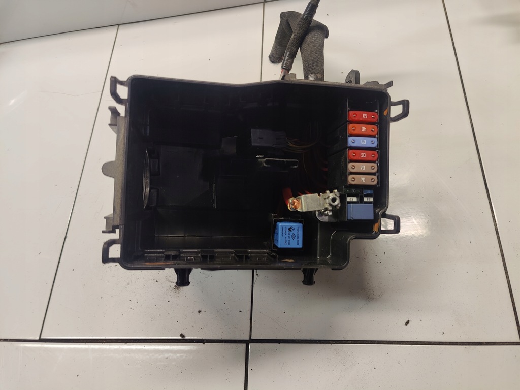 фото №5, Renault trafic iii opel vivaro 1.6dci коробка предохранителей 243503708r