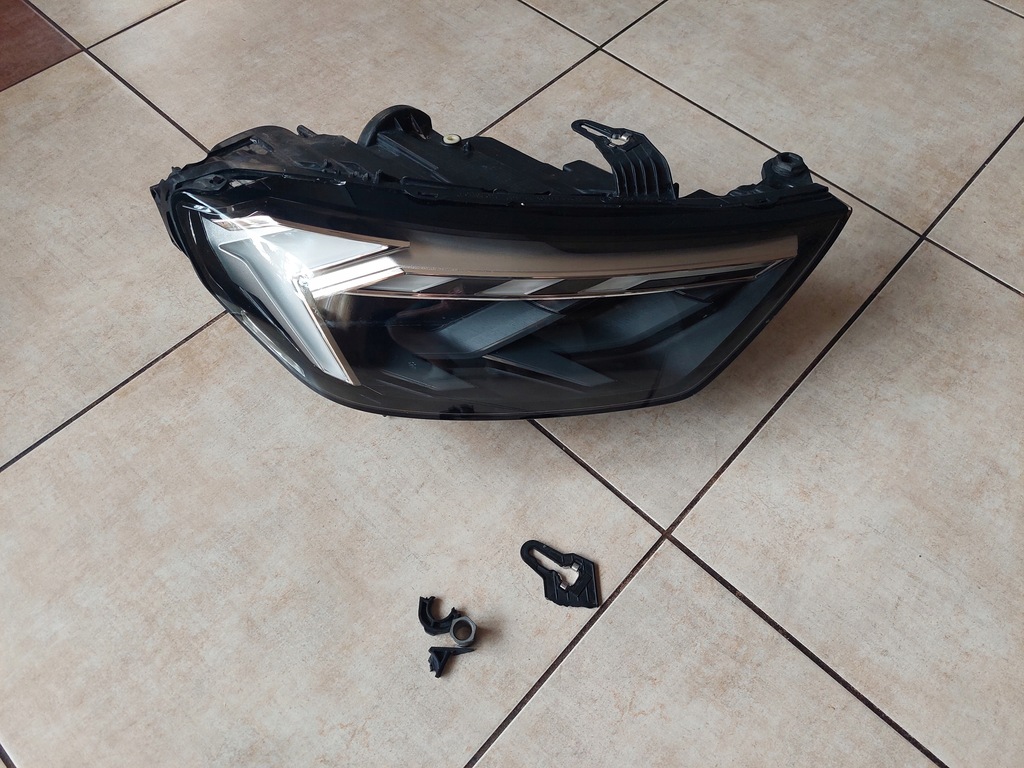 фото №1, Лампа права - full led - audi a1 ii - 82a - 2019