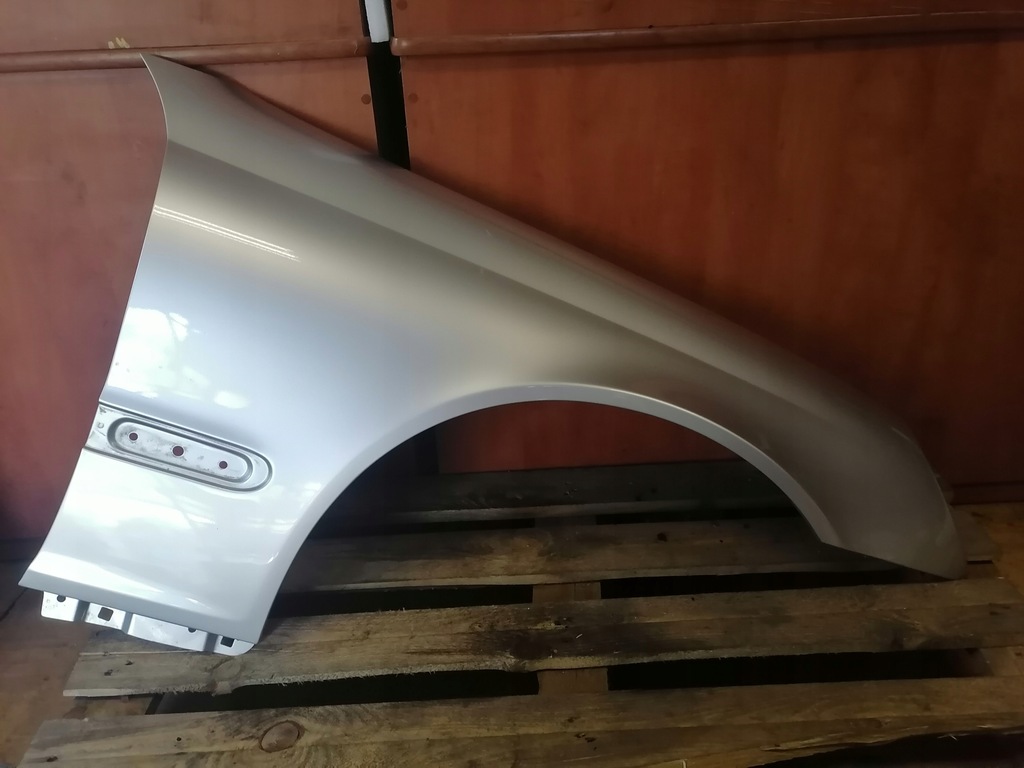 фото №6, Крила правий перед mercedes w203 744