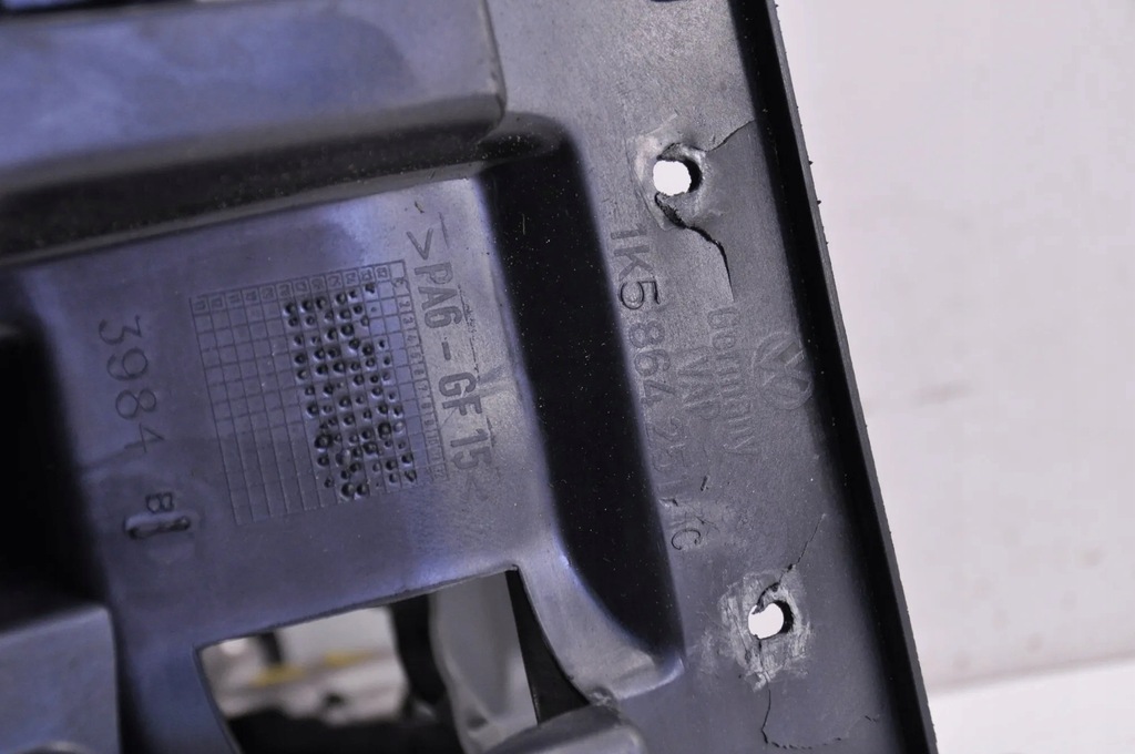 фото №7, Подлокотник vw golf vi 5k1 1k5864251c 2.0l дизель 103kw 2010