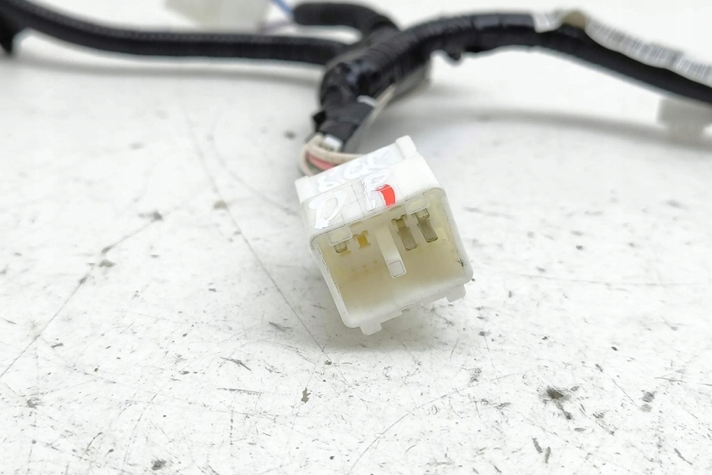 фото №9, Жгут кабели toyota corolla sedan _e15_ 8219102370c 1.8l 2021