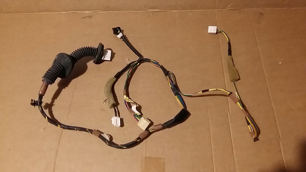 фото №4, Электропроводка дверь левый задняя toyota prius 2, 04-09r prius 2