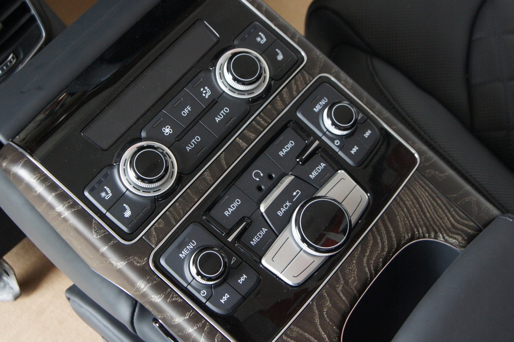 фото №9, Audi a8 салон сиденья вентилируемые массаж мониторы