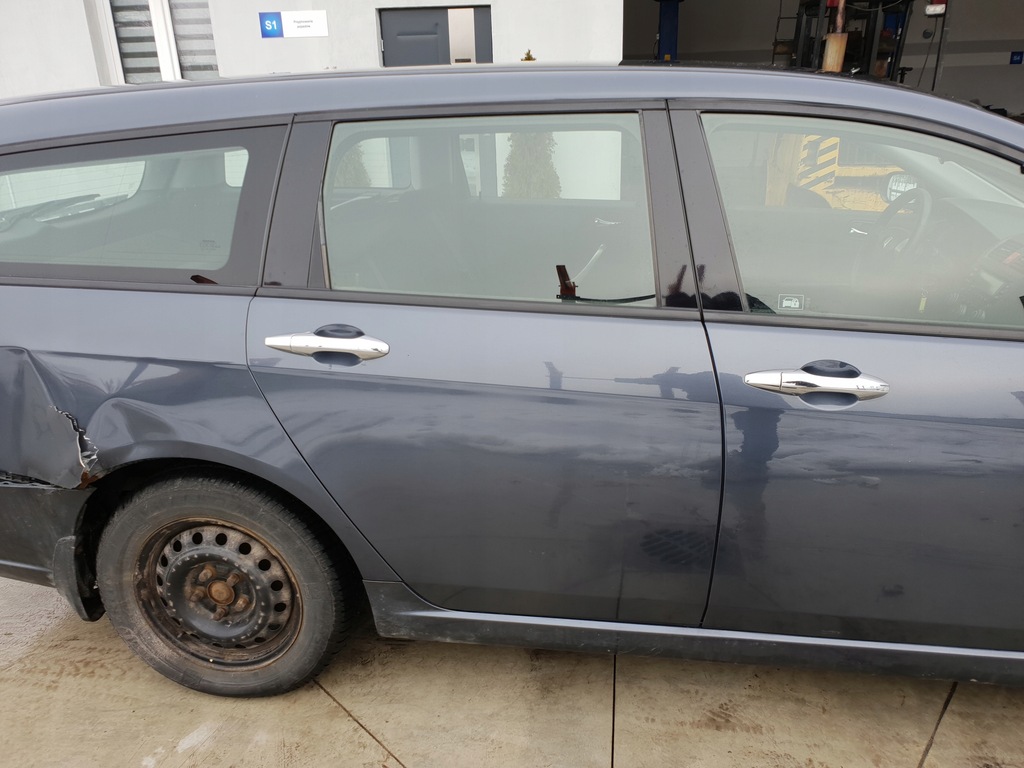 фото №1, Honda accord vii 7 двері праве задні kombi nh658p