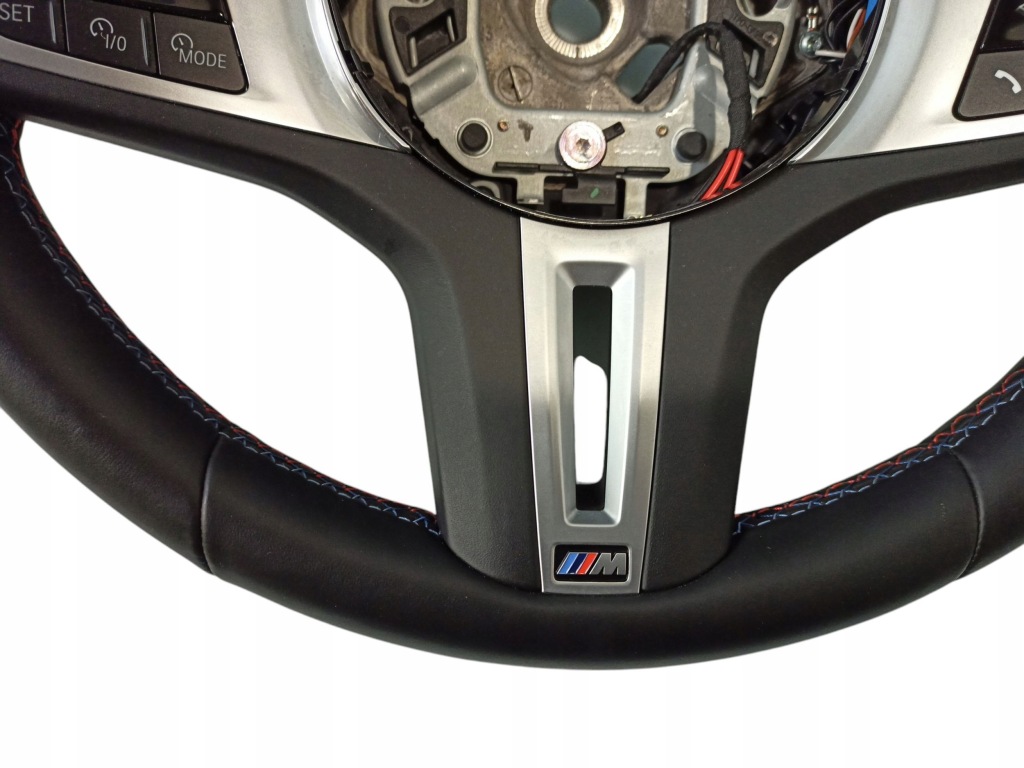 Кермо  bmw xm 8094393 Ціна